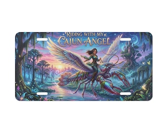 Tabliczka znamionowa „Jazda z moim aniołem Cajun” | scena z bagna ze skrzydlatym aniołem w kształcie raka