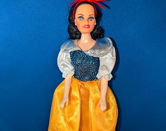 Snow White Barbie-like doll, yellow and blue dress, generic unbranded 11" - fairy tale