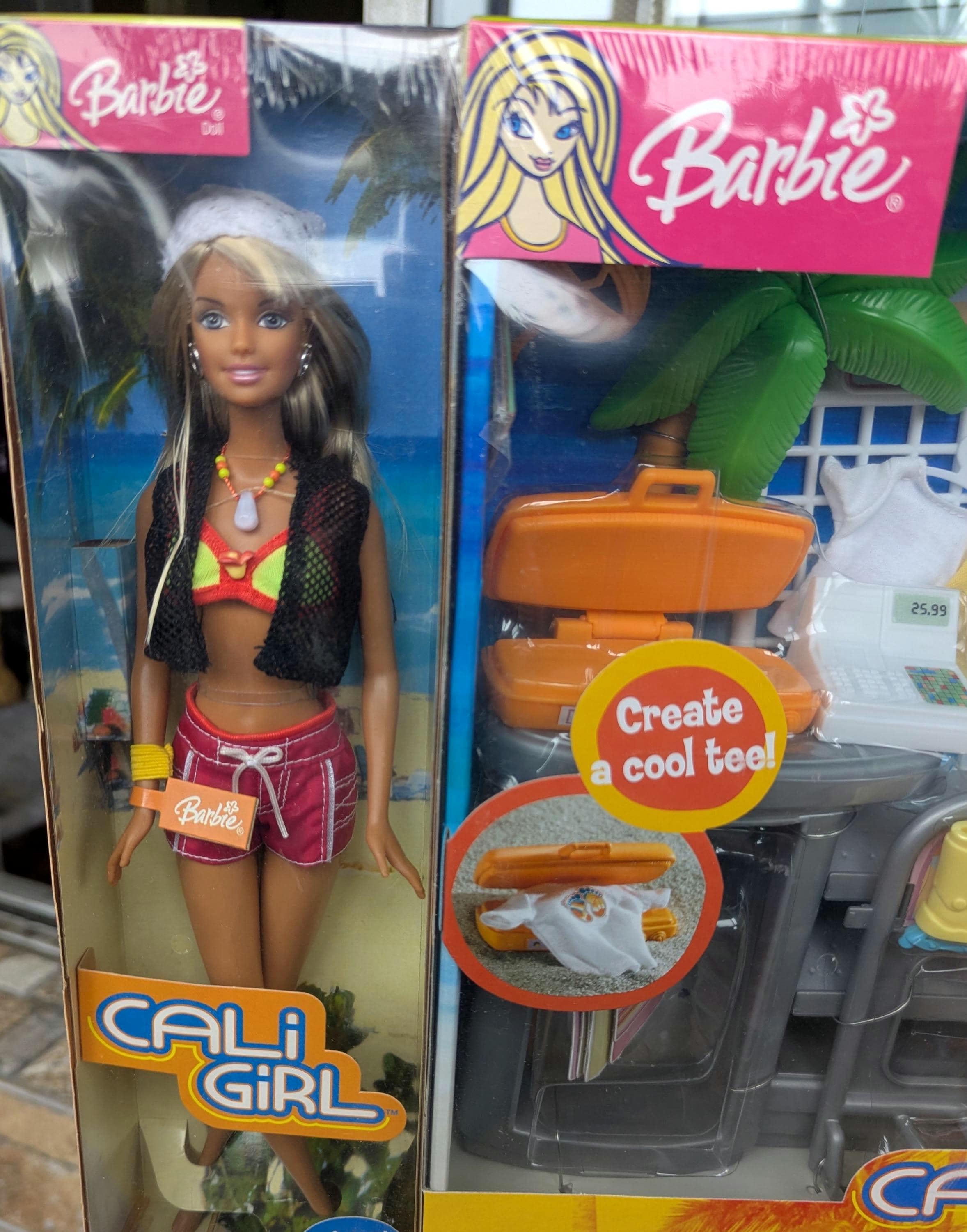 バービー　カリガール Amazon.com: Cali Girl Barbie : Toys & Games
