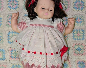 Madame Alexander Pussycat Vinyl Baby Doll 18" 1977 head mold - Opens & Closes eyes - full brown hair, grey eyes - great condition Vintage