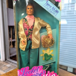 1993 Locket Surprise Ken NRFB Mattel Barbie 10964 Vintage Doll