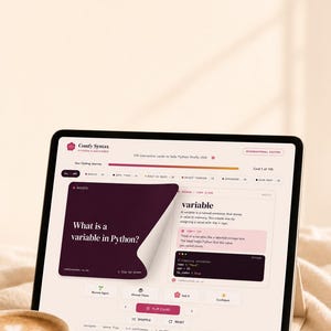 K&ouml;nnte beinhalten: Ein Tablet mit der Benutzeroberfl&auml;che von Comfy Syntax Python Flashcards. Der Bildschirm zeigt eine digitale Karte mit dem Text 'What is a variable in Python?' auf dunkelviolettem Hintergrund und einen Antwortbereich.