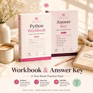 K&ouml;nnte beinhalten: Zwei Softcover-B&uuml;cher mit den Titeln Python Workbook und Answer Key, mit rosa-wei&szlig;en Einb&auml;nden, Text, Symbolen und Projektdetails. Ein spiralgebundenes Coding Journal und ein Metallstift liegen neben den B&uuml;chern auf einer hellen Oberfl&auml;che.