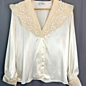VTG Sonya Ratay Spitzenkragen Satin Bluse Sz 12 Elfenbein Viktorian Romanze Sekretärin