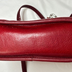 Vintage Brighton Penelope Bucket Shoulder Bag Croc Embossed Red Leather Purse image 6