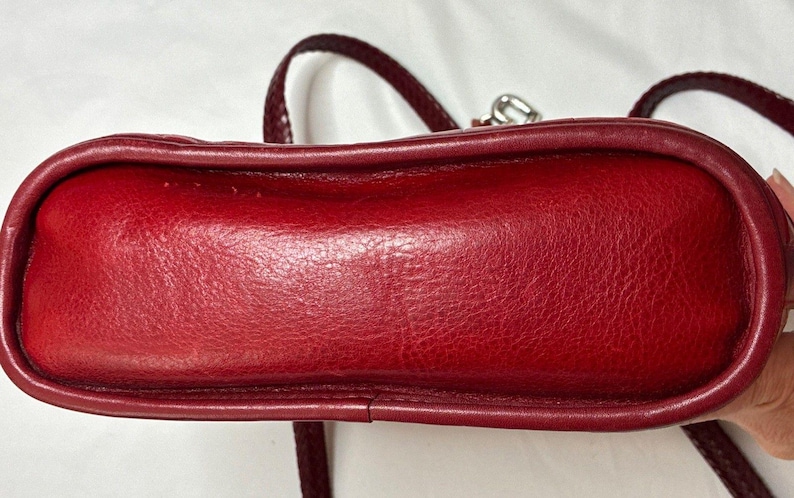 Vintage Brighton Penelope Bucket Shoulder Bag Croc Embossed Red Leather Purse image 6