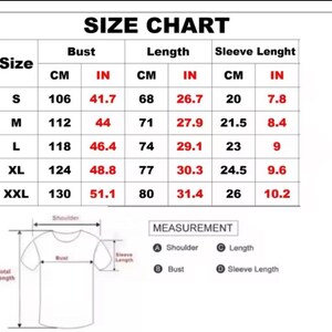 Op de afbeelding: Een maattabel voor een t-shirt met kolommen voor maat, borstomvang, lengte en mouwlengte in zowel centimeters als inches. Onder de tabel staat een lijntekening van een t-shirt met pijlen die de meetpunten voor schouder, borst, lengte en mouwlengte aangeven.