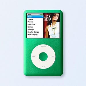 Apple iPod Classic di settima generazione / SSD da 2 TB con Bluetooth / Ricarica rapida USB-C / Batteria potenziata Mega / Completamente ricondizionato / Edizione rara