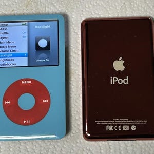 Apple iPod Classic di settima generazione / SSD da 2 TB con Bluetooth / Ricarica rapida USB-C / Batteria potenziata Mega / Completamente ricondizionato / Edizione rara
