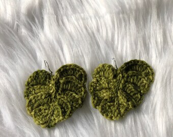 Crocheted monstera leaf earrings. Plant lover gift. Large statement earrings, green. Gardener gift. Monstera deliciosa. Boho earrings.