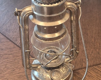 ONGEBRUIKTE Vintage Feuerhand Baby 275 lantaarn c. Jaren 60 | Staat: nieuwe oude voorraad (NOS)