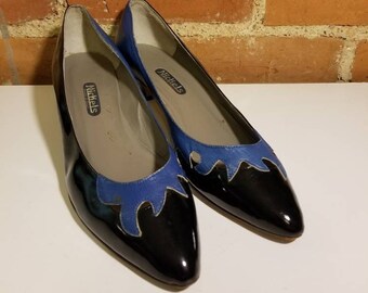 URSULA LEATHER HEELS // Vintage 80's Blue Black Patent Leather Nickels Pumps Size Cut Out Italy Kitten Heels