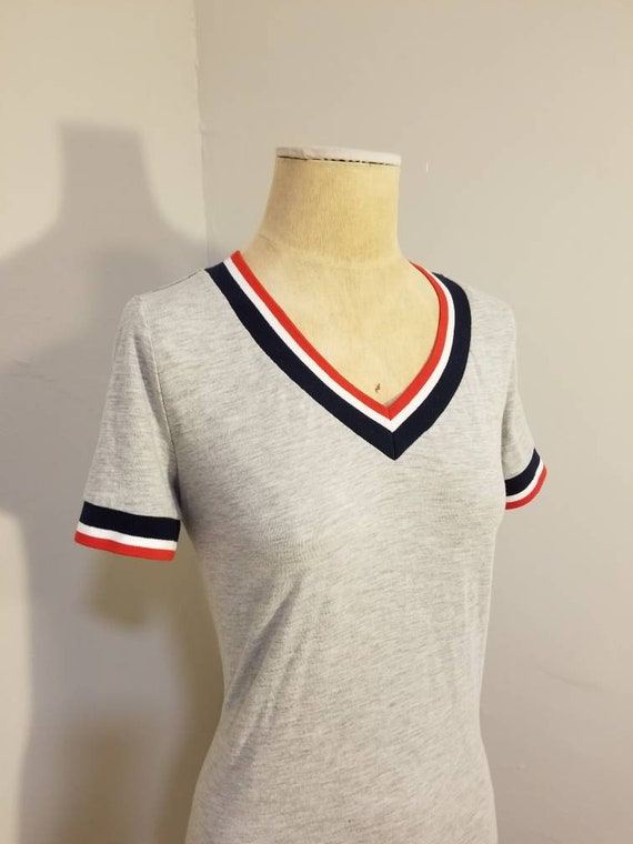 RED WHITE & BLUE Top // Vintage Gray Short Sleeve… - image 3