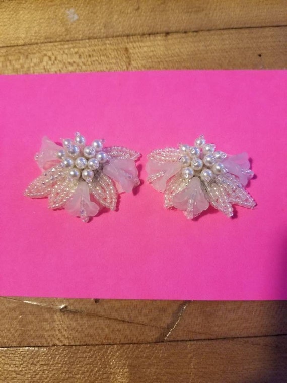 PEARL SHOE CLIPS // Vintage Bride Flowers Beads Clip … Gem