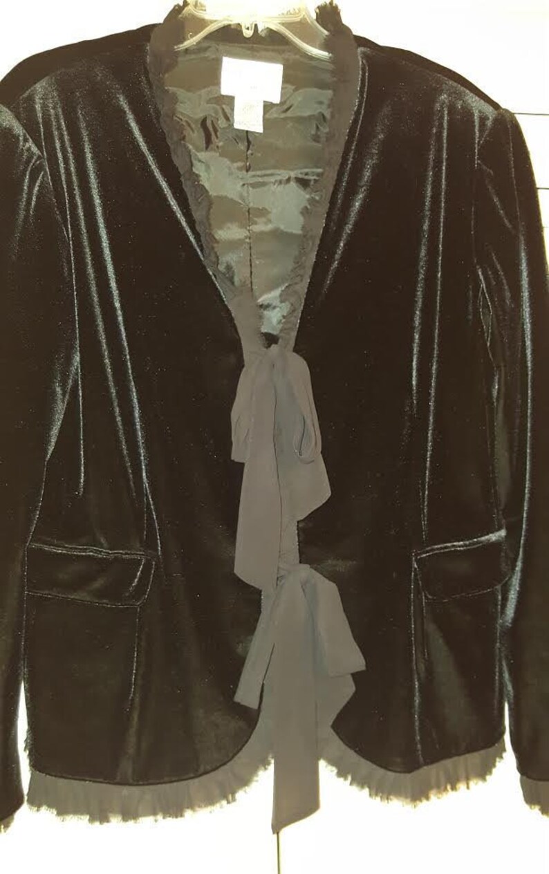 JEFFREY /& DARA EVENINGS Tom Barra Black Velvet Blazer Jacket Bow Tie Closure Vintage Size 16 Plus 90/'s Wedding Formal Occasion Funeral