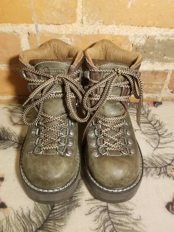cheryl strayed boots