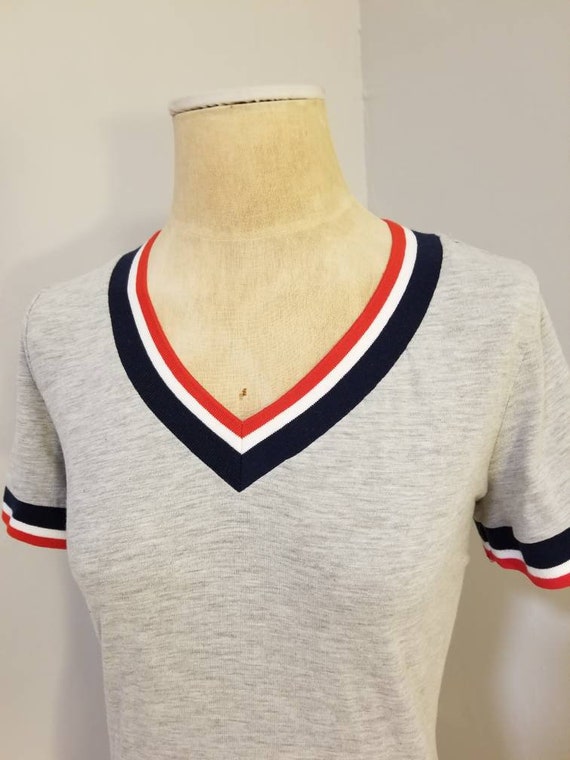 RED WHITE & BLUE Top // Vintage Gray Short Sleeve… - image 4