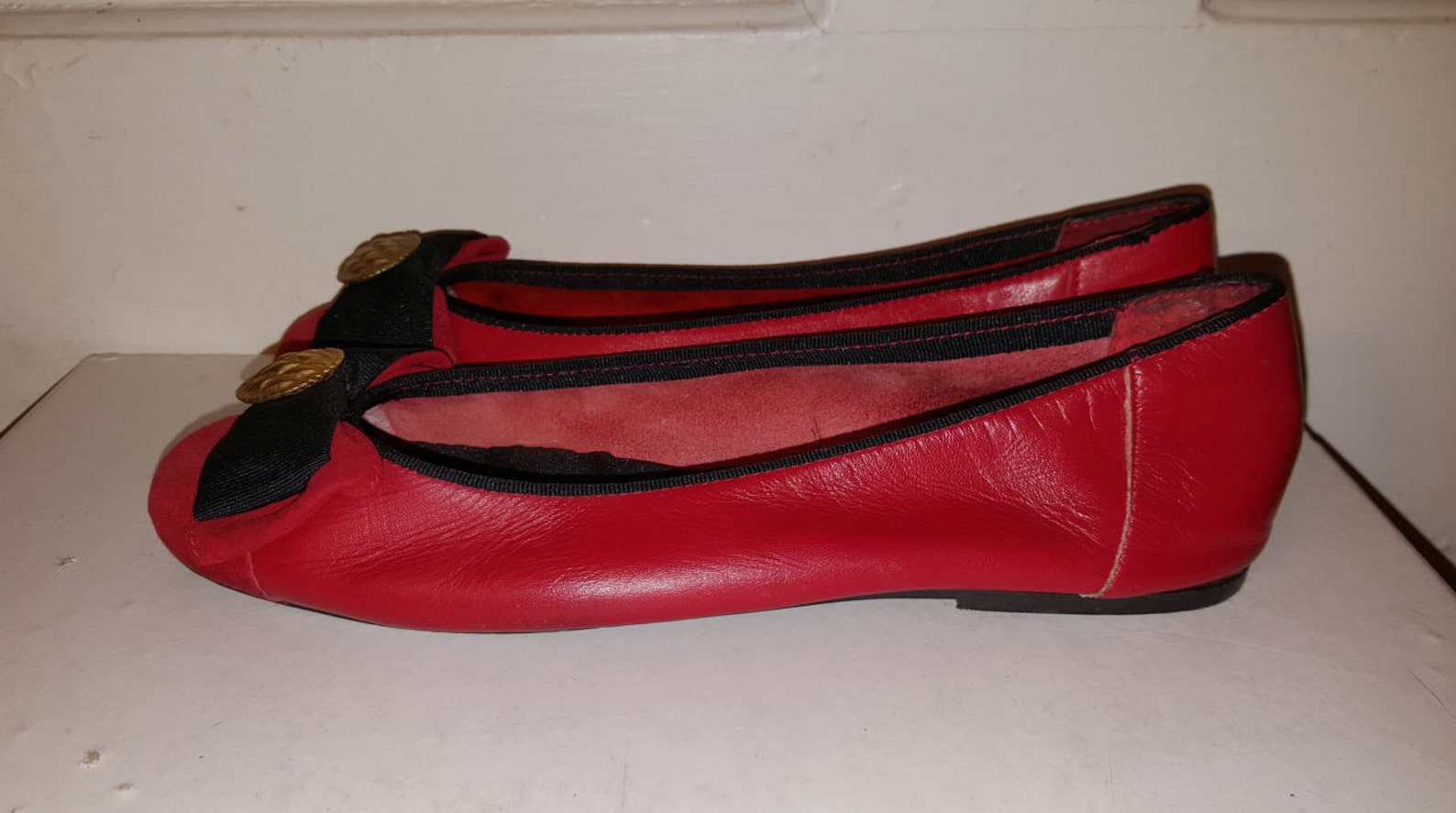 the red shoes // 9 west ballet flats 80's suede 9&co. bow shoes 90's leather size 7.5