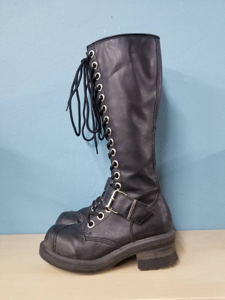 Pole outlet climber boots