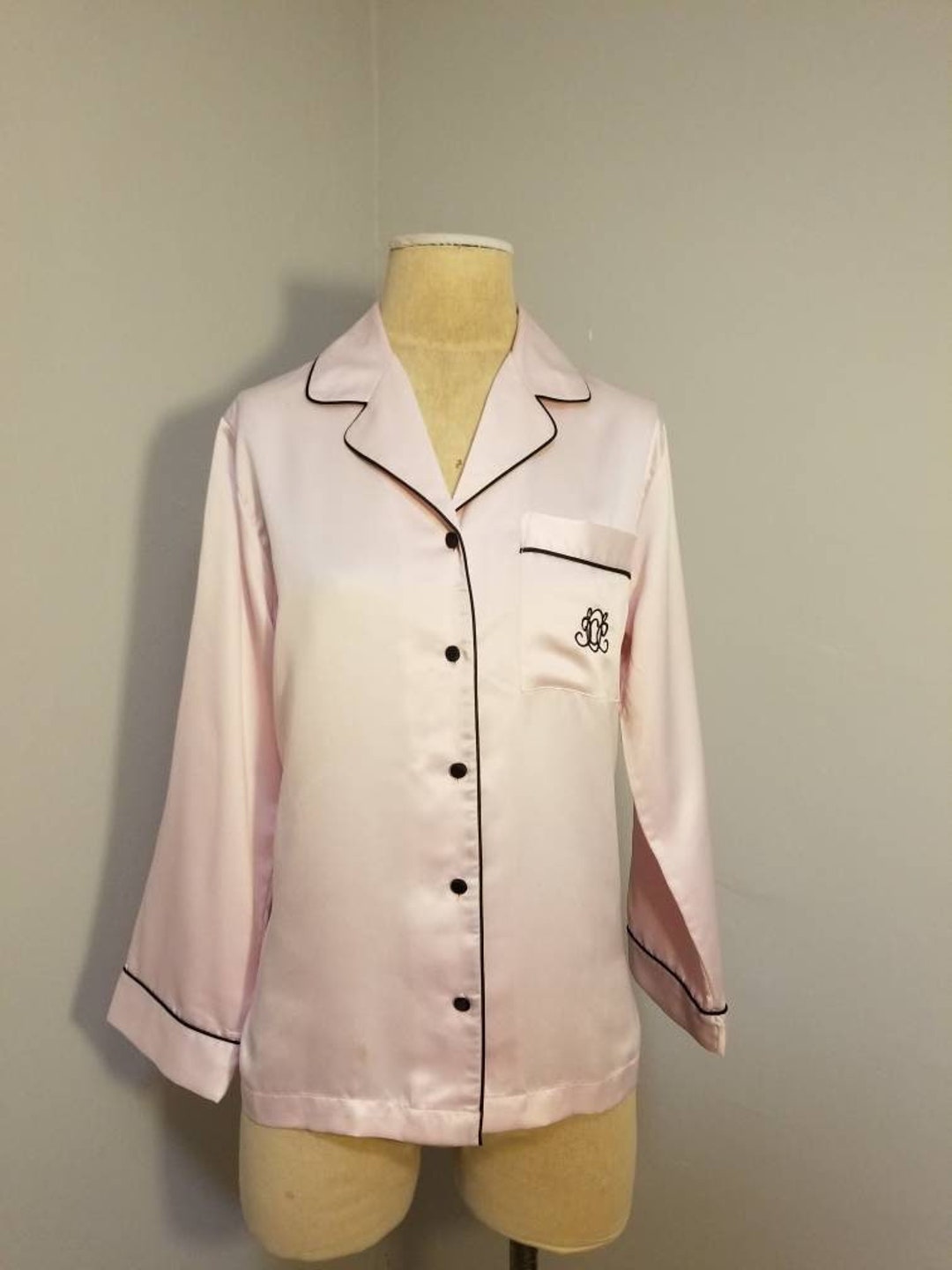 VINTAGE SATIN TOP 90 s Cabernet Sleepwear Pink Black Embroidered C Smooth Long Nightgown Pajama Top Lounge Wear Size Xs Deadstock Nos Bed Etsy UK