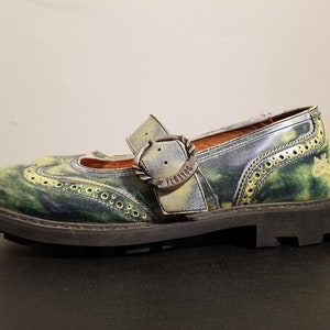 JOHN FLUEVOG SHOES // Wingtip Rockabilly Blue and Green Mary Janes Women's Preppy Hipster Artistic Punk Leather Rare Poland Buckle Flats Mod image 4