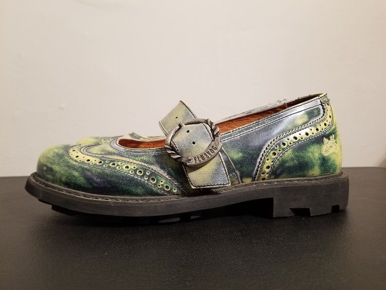JOHN FLUEVOG SHOES // Wingtip Rockabilly Blue and Green Mary Janes Women's Preppy Hipster Artistic Punk Leather Rare Poland Buckle Flats Mod image 4