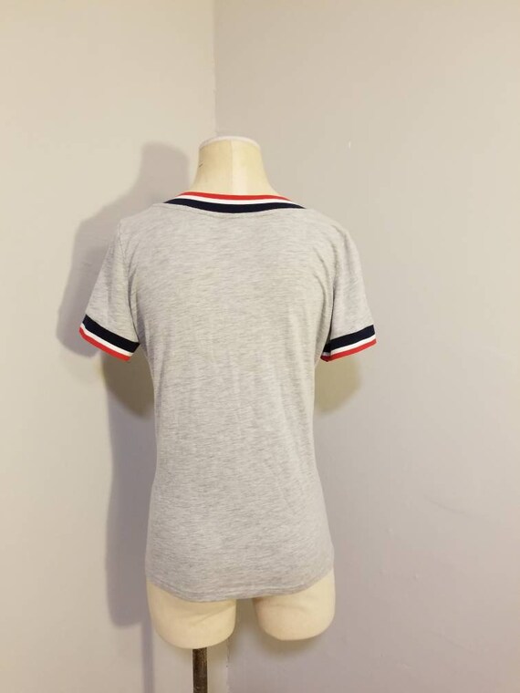 RED WHITE & BLUE Top // Vintage Gray Short Sleeve… - image 7