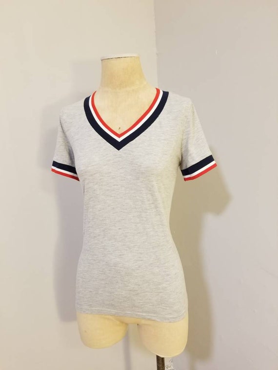 RED WHITE & BLUE Top // Vintage Gray Short Sleeve… - image 6