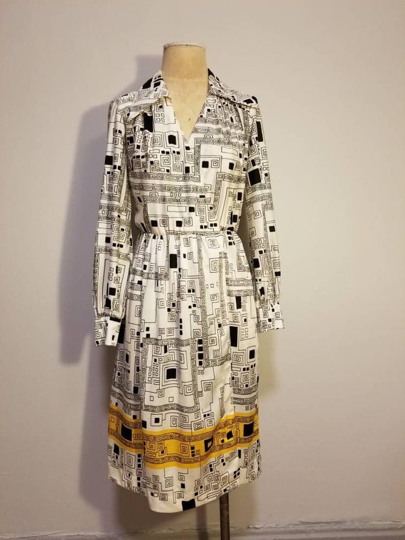 GREEK KEY WRAP Dress // Vintage Geometric 70's Dre