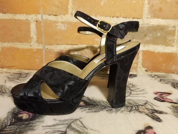 CHUNKY VELVET HEELS // Vintage 90's 