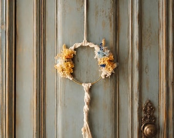 Boho bloemen muurring / Macramé en gedroogde bloemenkrans / Handgemaakt Cottagecore-muurdecor