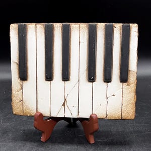 Sid Dickens Display - Etsy