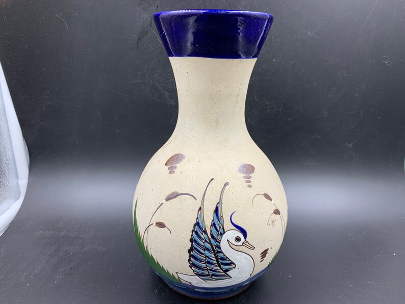 Vase en grès de Tonala, Mexique vintage peint à la main oiseau canard cygne papillon signé Mateos Tostados image 1