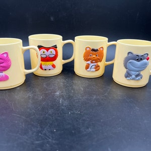 1960s Plastic Kids Cups Mugs Cartoon Animals Cat Owl Dog Squirrel Set of 4 Hong Kong FREE SHIPPING
