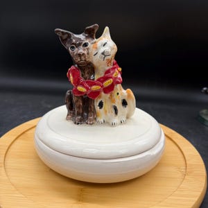 Art Pottery Figural Ceramic Pot with Cat & Dog Finial Container Jar Bowl Trinket