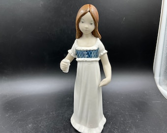 D’Avila Porcelain Spain Rex Valencia Young Girl in a Nightgown Figurine Vintage
