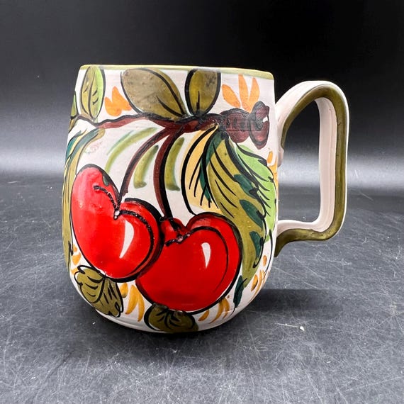 イタリア　グッビオ窯ヴィンテージ ハンドメイドピッチャー Vintage Holt Howard Cherries Coffee Mug, Handpainted Italian