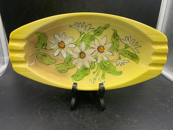 Vintage Lee Jackson Pottery Ashtray: Hand Painted Daisies, Yellow