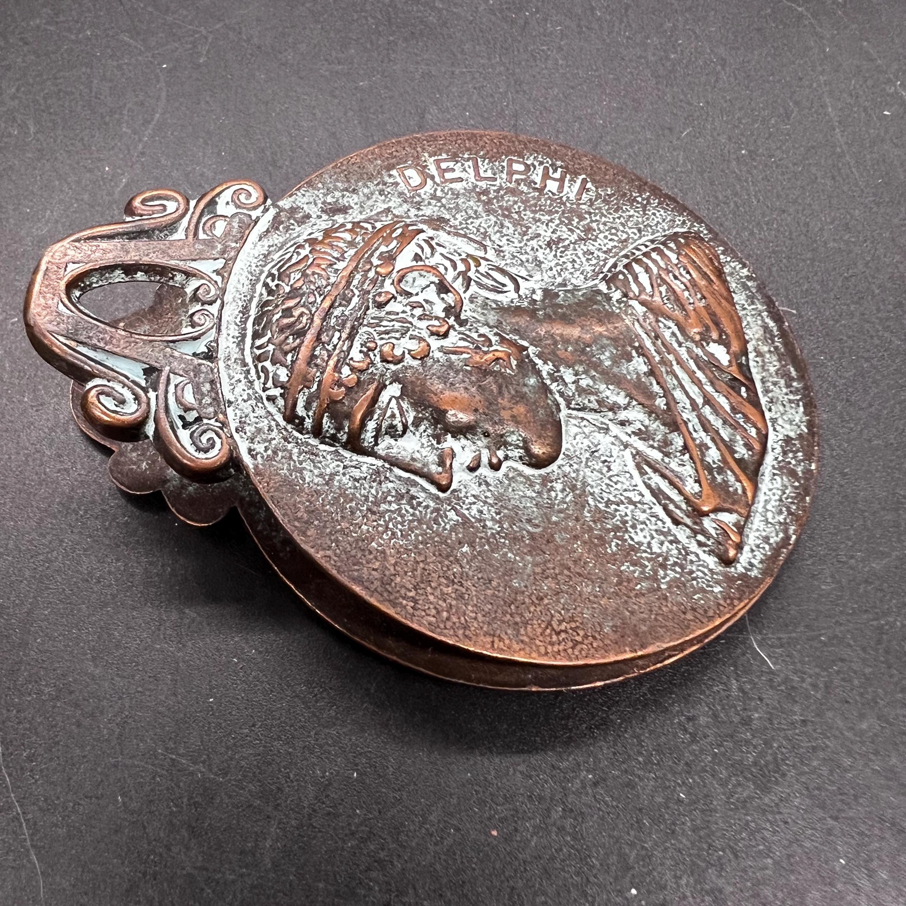 DELPHI 記念メダル アンティーク Vintage Delphi Greece Cast Metal Paperweight Spring Clip Memo