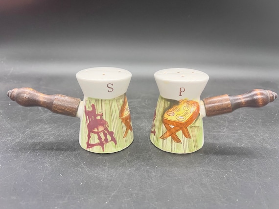 Professional salt and pepper shakers deals