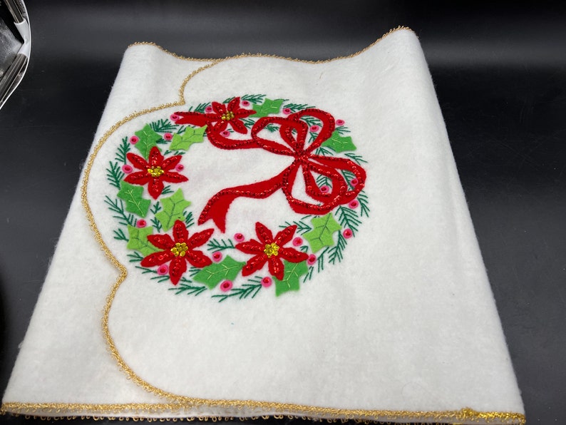 Embroidered Sequined Christmas Table Runner Dresser Scarf Vintage Candles 42 Fleece Felt image 2