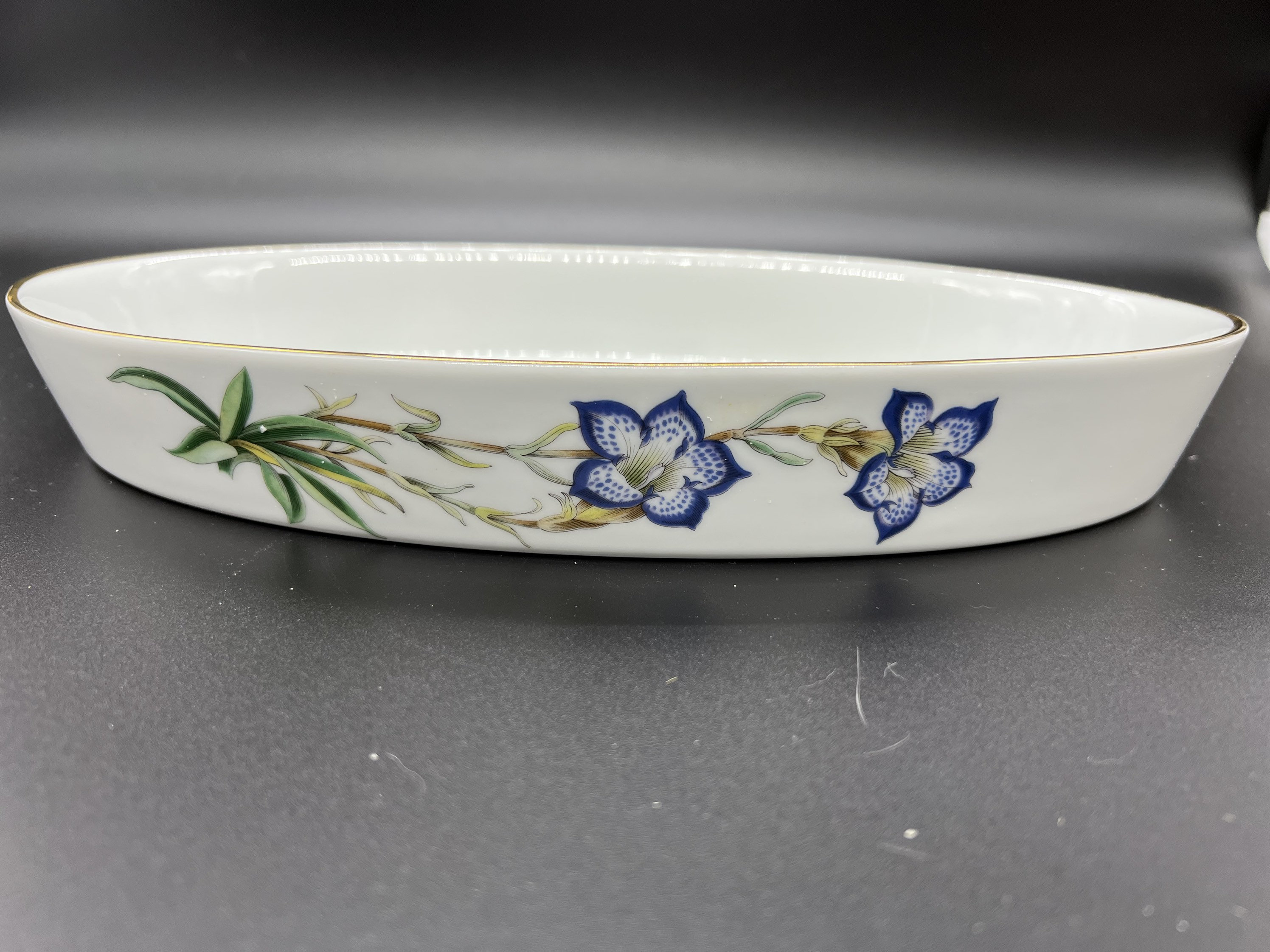 Spode Stratford Flowers 三角皿 上部より14.5×2.5 Vintage Spode Stafford Flowers Oval Casserole Dish, Gold Trim Bone