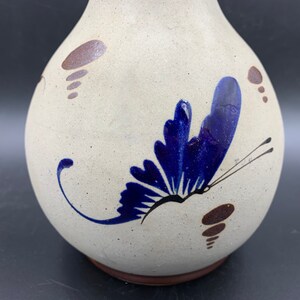 Vase en grès de Tonala, Mexique vintage peint à la main oiseau canard cygne papillon signé Mateos Tostados image 2
