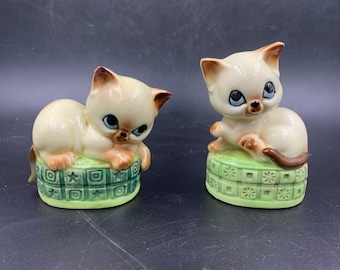 Kittens in Baskets Salt and Pepper Shakers Japan Vintage