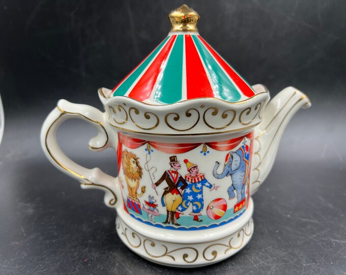 Sadler Edwardian Entertainment, Circus, Bone China Teapot, Collectors Tivoli Series 4400