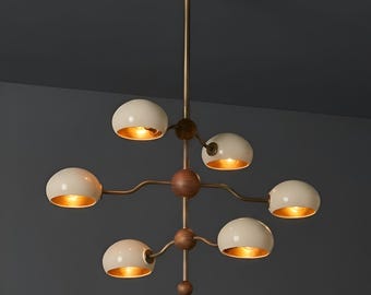 Sputnik-ljuskrona i modern stil från 50-talet – handgjord italiensk designerpendel i mässing för matsal eller entré