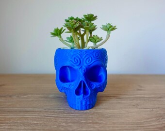 3D Printed Skull Planter: Gothic, Geometric Accents, Succulent Pot