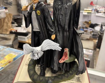 Harry Potter and Voldemort diorama