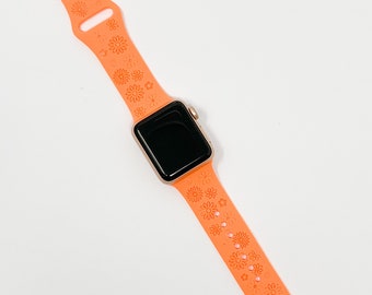 Daisy flowers custom engraved Apple Watch band silicone band personalized hippie 90s