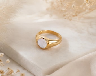 Pearl Ring, Gold Pearl Ring, Statement Ring, Signet Ring, Minimalist Dainty Ring, Stacking Ring, 18K Gold Plated Jewelry Gift for Her